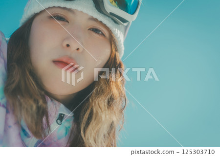 snowboarder, snowboard, snowboarding 125303710