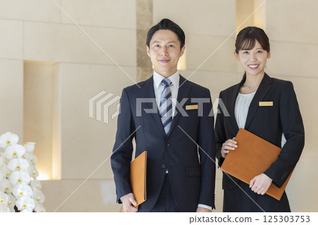 飯店工作人員肖像照 圖片提供：東京電子大學電波學園 125303753