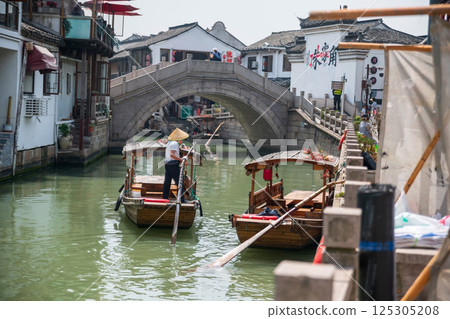 tourist boat through bridge to city god temple, Zhujiajiao, Shanghai 125305208