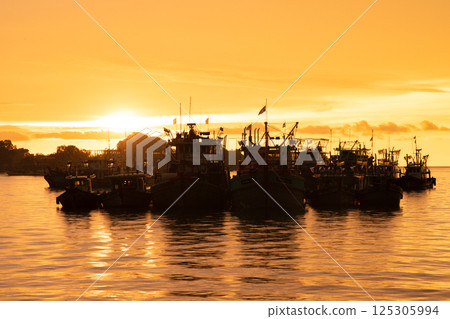 Kota Kinabalu harbor and fishing boats at dusk 125305994