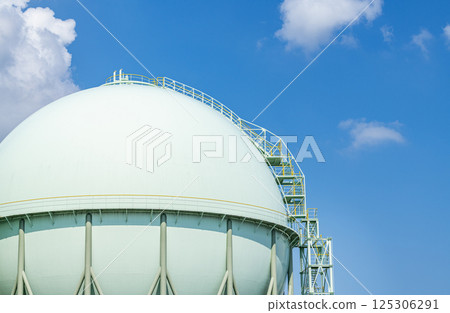 藍天和瓦斯罐(能量圖像) 藍天和瓦斯罐(能量圖像) 125306291