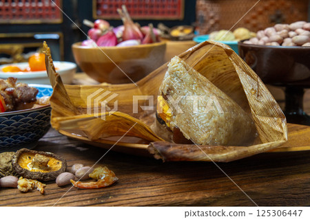 Breakthrough special picture of 粽子、presenting delicious bean paste 125306447