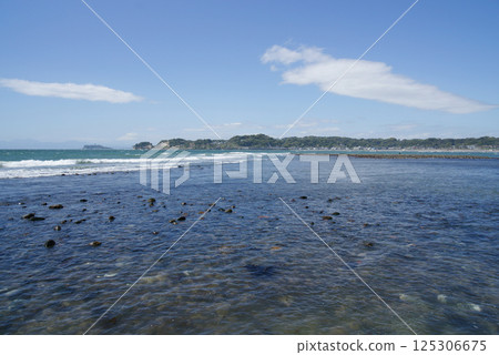 Wakae Island from Kotsubo Iijima Park in Zushi City Wakae Island from Kotsubo Iijima Park in Zushi City 125306675