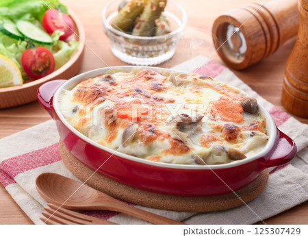 Chicken and mushroom chicken doria Chicken and mushroom chicken doria 125307429