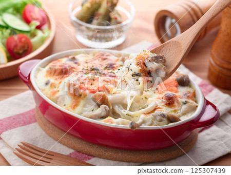 Chicken and mushroom chicken doria Chicken and mushroom chicken doria 125307439