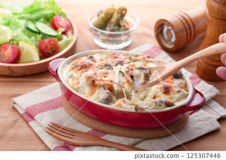 雞肉菇雞肉多利亞 125307446