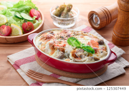 雞肉菇雞肉多利亞 125307449