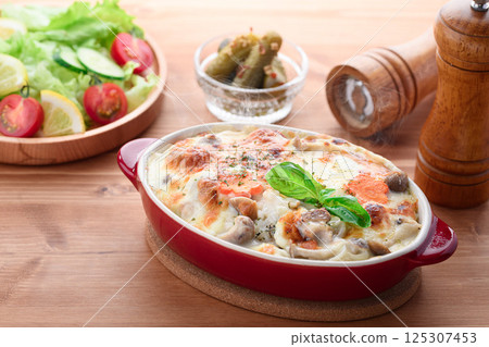 Chicken and mushroom chicken doria Chicken and mushroom chicken doria 125307453