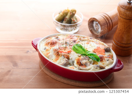 Chicken and mushroom chicken doria Chicken and mushroom chicken doria 125307454