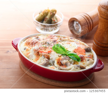 Chicken and mushroom chicken doria 125307455
