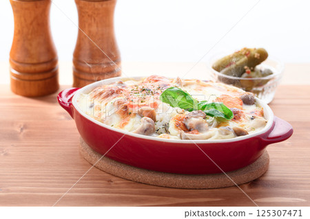 雞肉菇雞肉多利亞 125307471