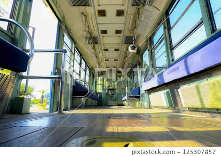 [Hiroshima] Inside a streetcar 125307857
