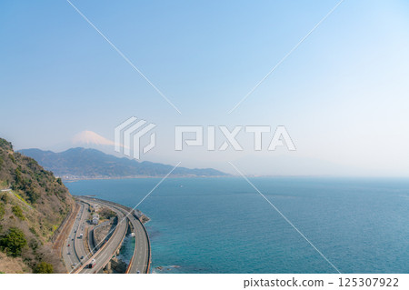 [Shizuoka Prefecture] View from Satta Pass in spring 125307922