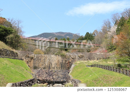 日本三百名山，奈義山 125308067