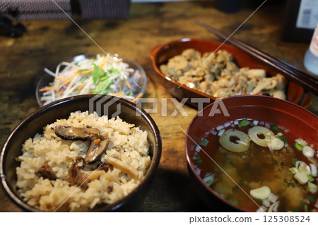 Delicious miso soup and rice 125308524