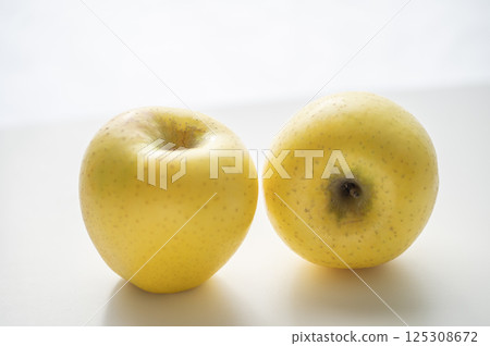 Yellow apple Yellow apple 125308672