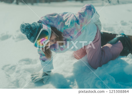 snowboard, snowboarding, female 125308864