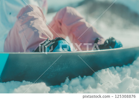 snowboard, snowboarding, females 125308876