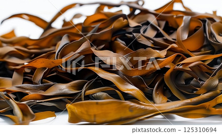 Close-Up of Dried Seaweed with Intricate Textures and Earthy Tones 125310694