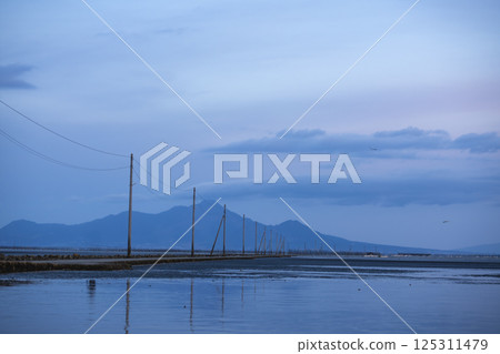 Nagabeda Seaside Road enveloped in the silence of early morning 125311479
