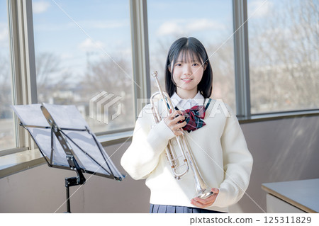 Students performing 125311829