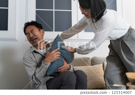 成熟夫婦戰鬥生活方式形象 成熟夫婦戰鬥生活方式形象 125314007