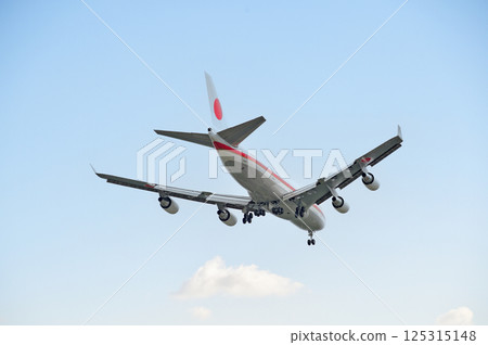 Japan Air Self-Defense Force Government Aircraft New Chitose Airport B747-400 20-1101 B20-1102 125315148