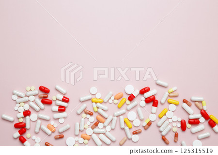 Various medication tablets and capsules. Concept of healthcare and medicine 125315519
