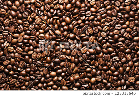 background of aromatic brown coffee beans 125315640