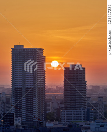 東京升起的太陽 |城市甦醒,新的一天開始 東京升起的太陽 |城市甦醒,新的一天開始 125317222