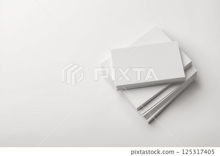 一疊優雅的空白名片 125317405