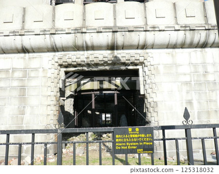 原爆圓頂屋，位於廣島縣廣島市，是一座傳達原子彈爆炸的恐怖的原子彈建築，也被稱為廣島和平紀念館。 125318032