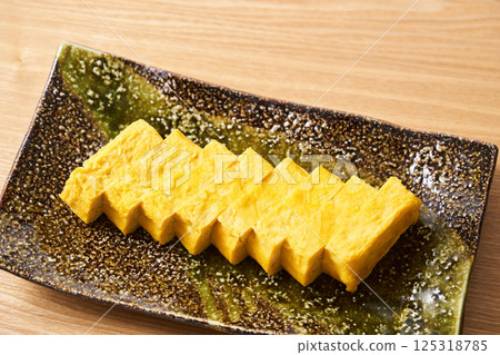 切片煎蛋捲 125318785