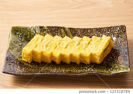 Sliced omelet 125318789