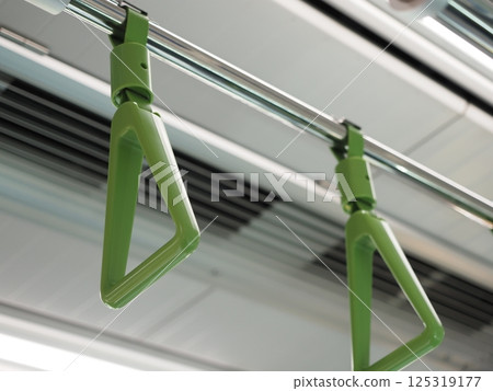 Inside a Yamanote Line train (handrails) 125319177