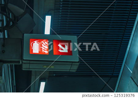 Fire Extinguisher Directional Sign with Arrow Fire Extinguisher Directional Sign with Arrow 125319376