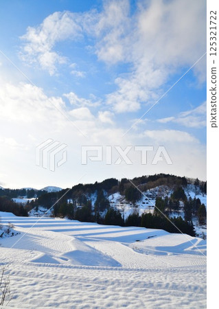 栃尾傳統梯田的冬季風景 栃尾傳統梯田的冬季風景 125321722