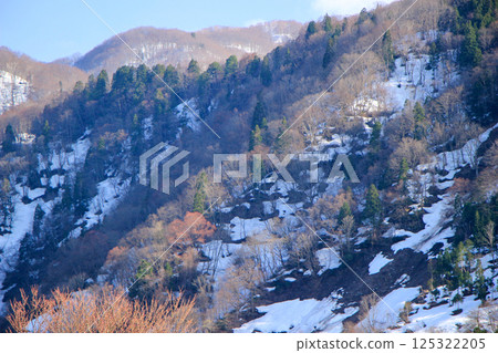 一座雪融化的山 一座雪融化的山 125322205
