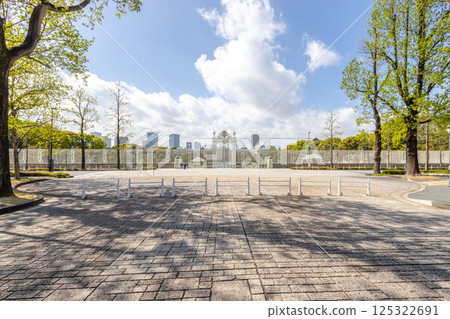 東京港區赤坂離宮迎賓館正門的景色。從若葉東公園拍攝。 125322691
