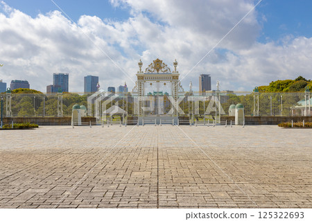 A view of the main gate of the Akasaka Palace State Guest House in Minato Ward, Tokyo. Photographed from Wakaba Higashi Park. 125322693
