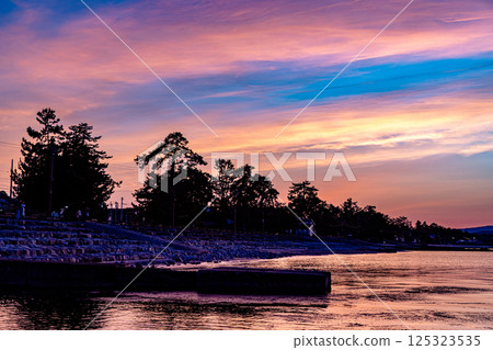 Evening view of Amaharashi Coast, Toyama Prefecture Evening view of Amaharashi Coast, Toyama Prefecture 125323535
