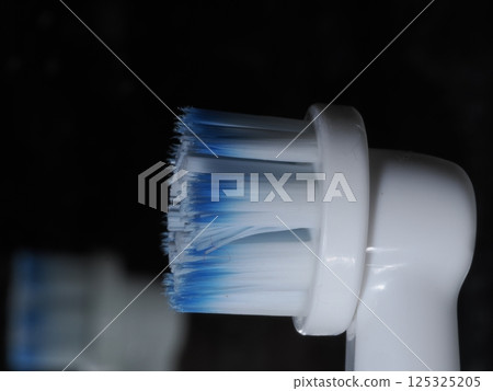 used electric rotating toothbrush head detail 125325205