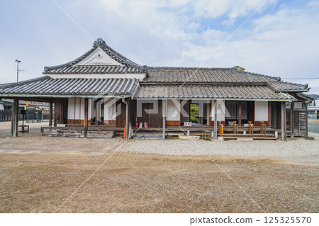 A view of Arai Barrier, a nationally designated special historic site in Kosai City (Shizuoka Prefecture) 125325570