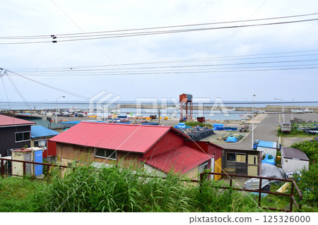 JR Hokkaido, Hakodate Main Line, local train window view from Mori Station to Yakumo Station (cloudy sky in summer 2023) 125326000
