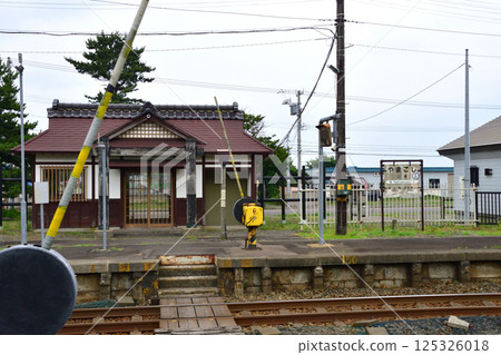 JR Hokkaido, Hakodate Main Line, local train window view from Mori Station to Yakumo Station (cloudy sky in summer 2023) JR Hokkaido, Hakodate Main Line, local train window view from Mori Station to Yakumo Station (cloudy sky in summer 2023) 125326018