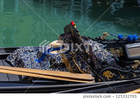 Decorative Gondola Seat with Hat and Oars 125332703