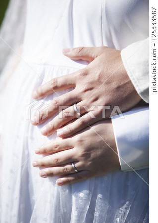 Stomach baby 125333587