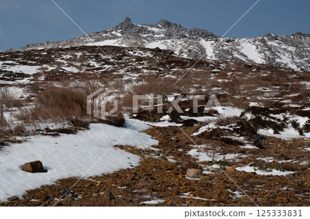 April scenery seen from the snow-covered hiking trail at Mount Nasu in Tochigi Prefecture 125333831