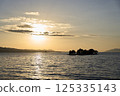 Evening view of Lake Shinji and Yomegashima Island 125335143