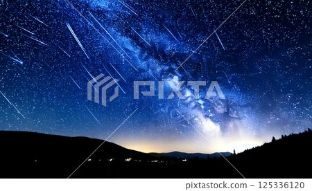 流星和流星雨的星空 3DCG 插圖 125336120